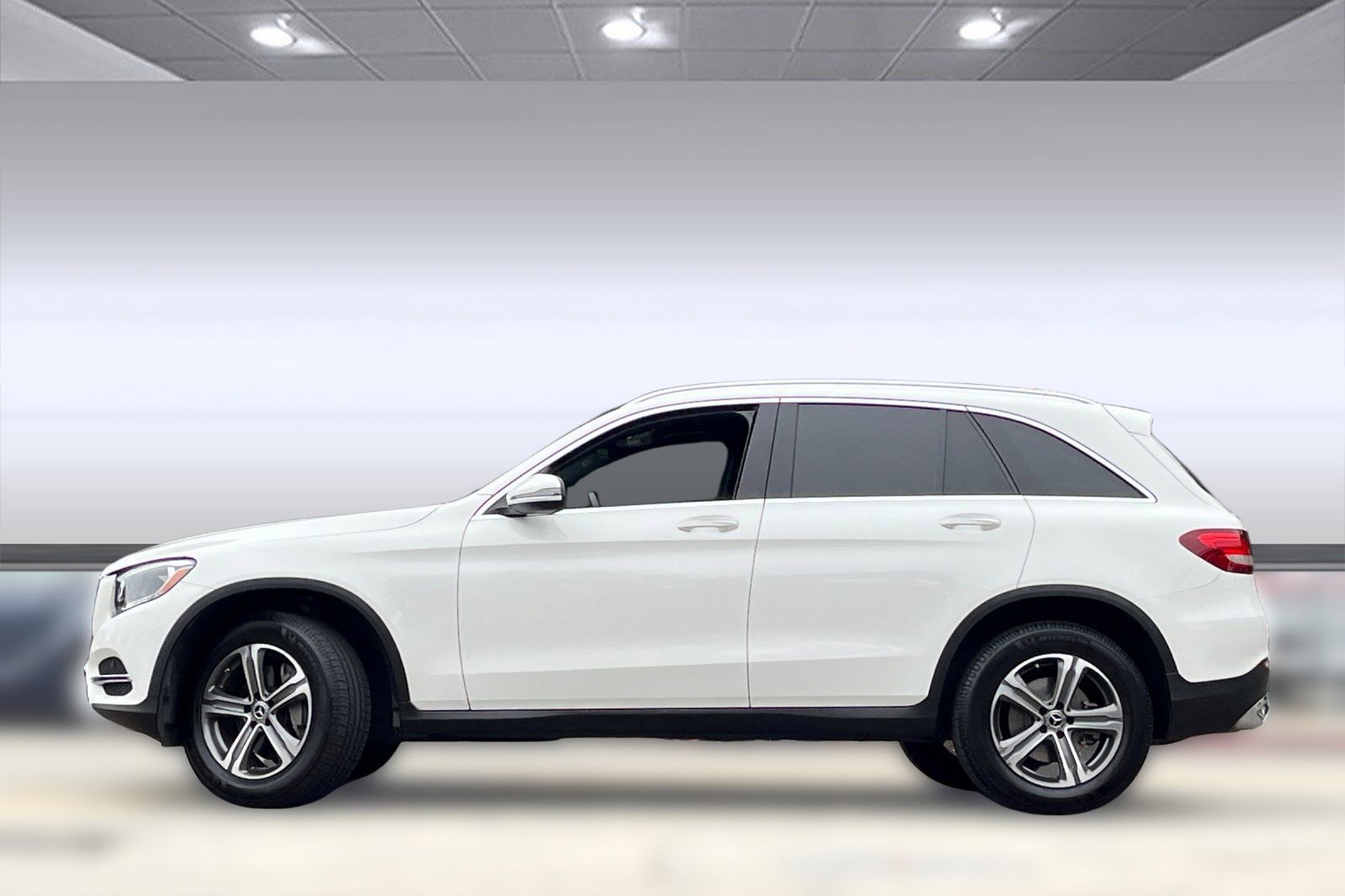 2019 Mercedes Benz GLC 300 4MATIC photo 2
