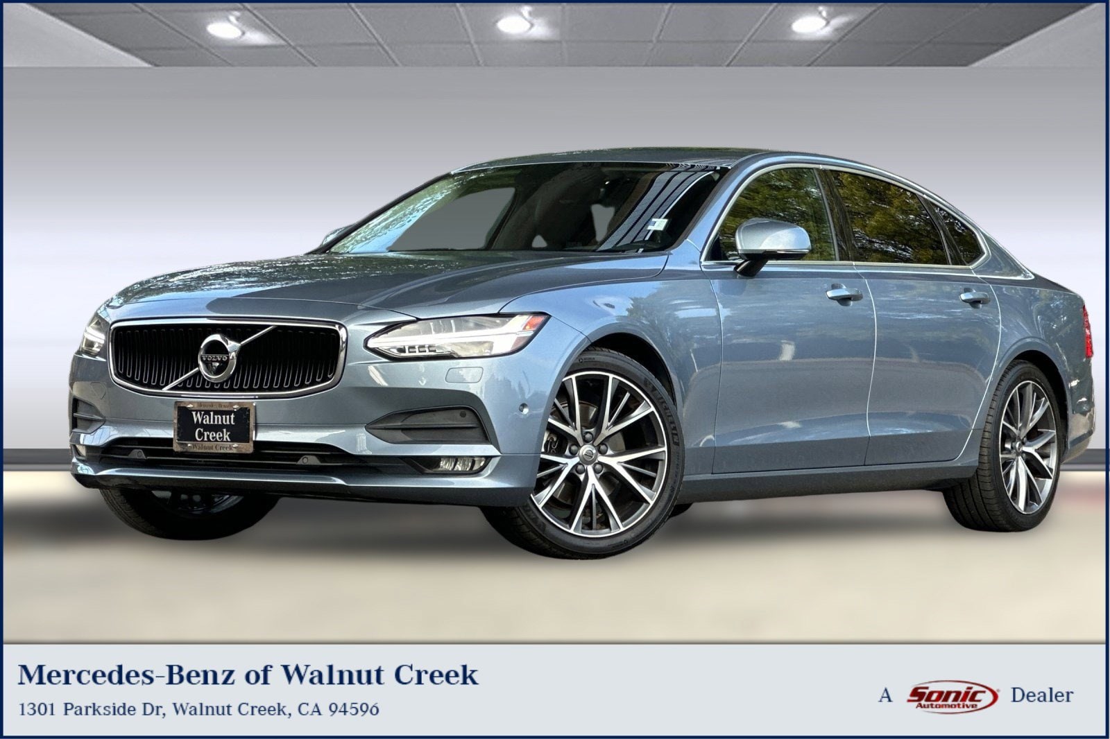 2018 Volvo S90 Momentum's photo