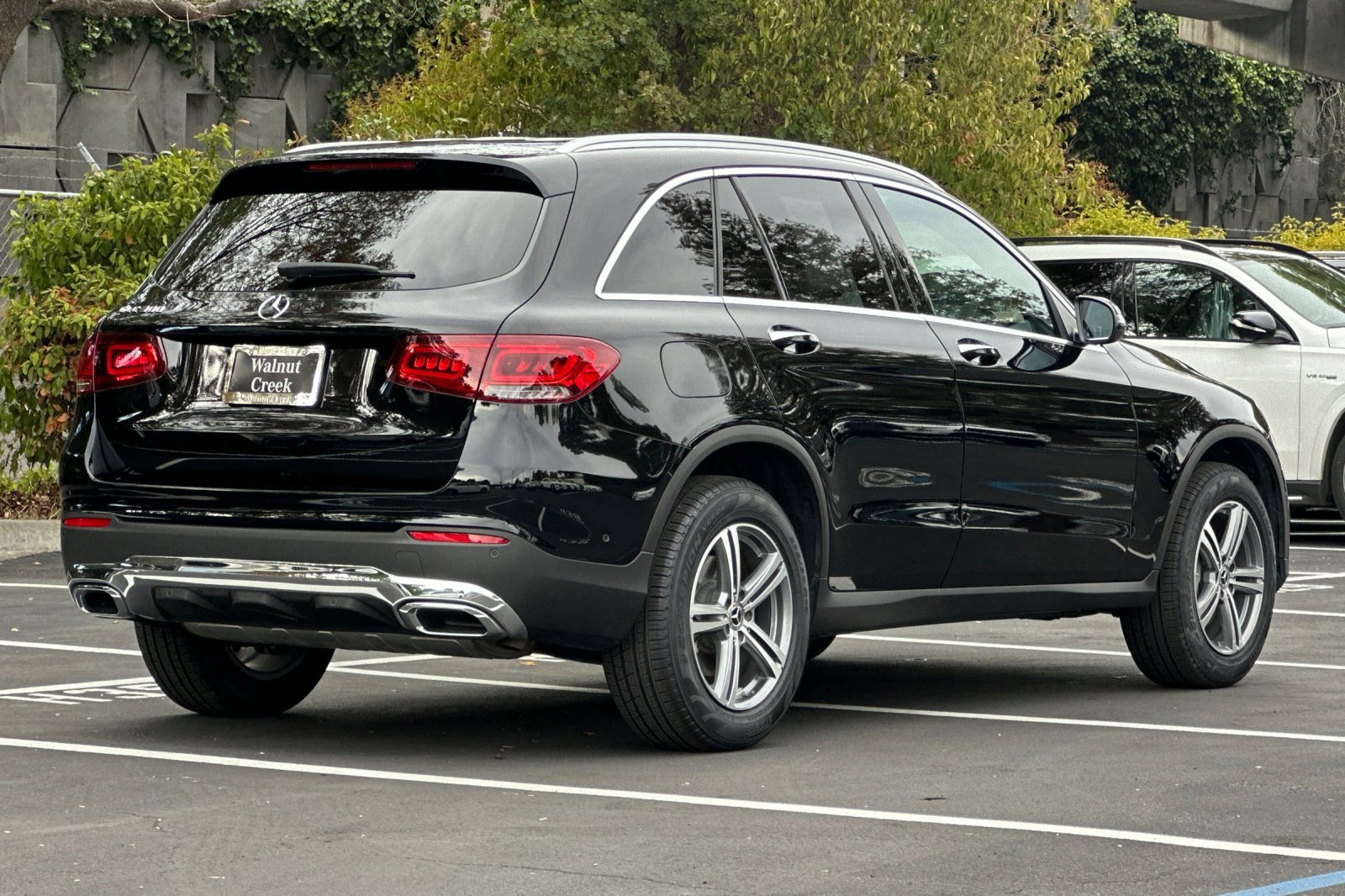 2022 Mercedes Benz GLC 300 photo 3