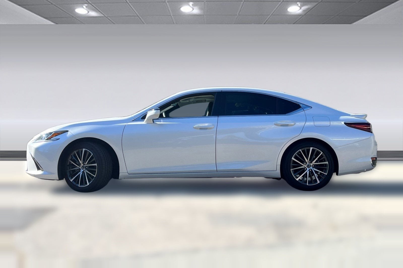 2025 LEXUS ES 300h FWD photo 2