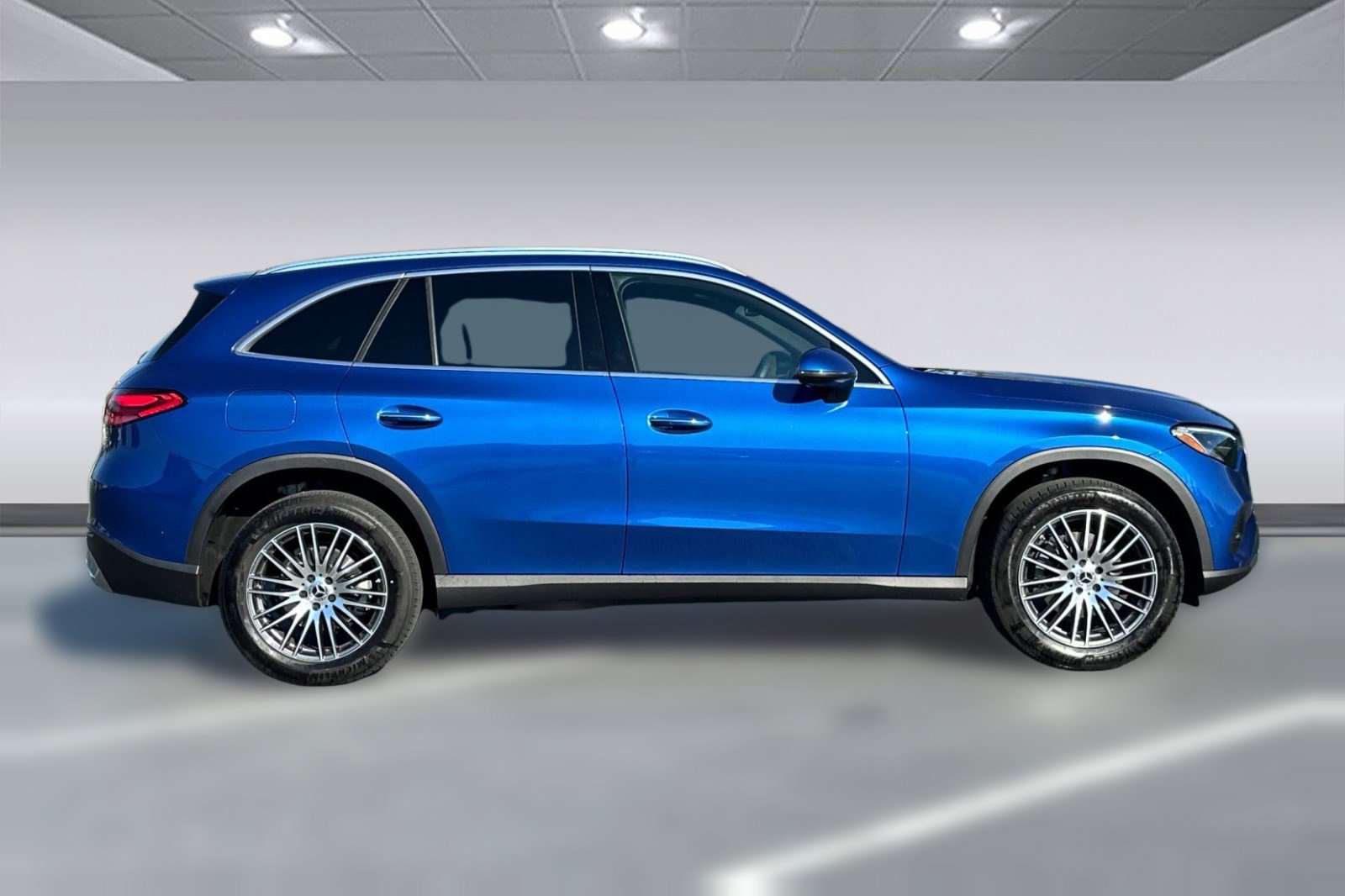 2025 Mercedes-Benz GLC 300 4MATIC SUV photo 3