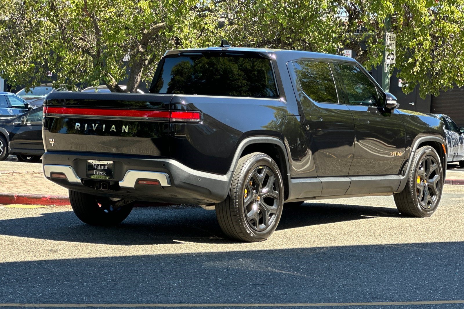 R1T Launch Edition AWD Truck Crew Cab
