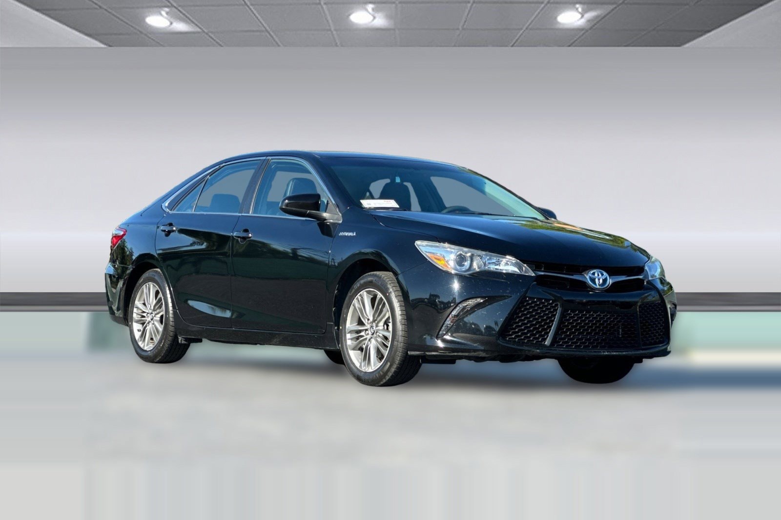 2016 Toyota Camry Hybrid 4dr Sdn SE photo 5