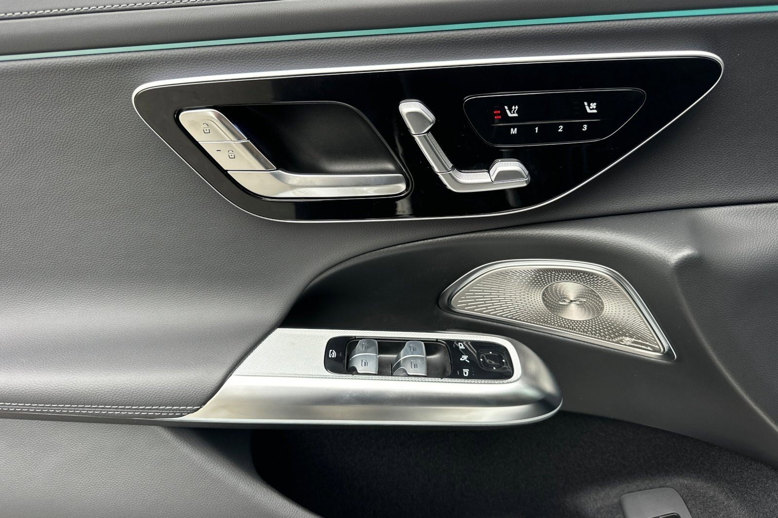 2026 Mercedes-Benz E-Class E350 - Photo 14