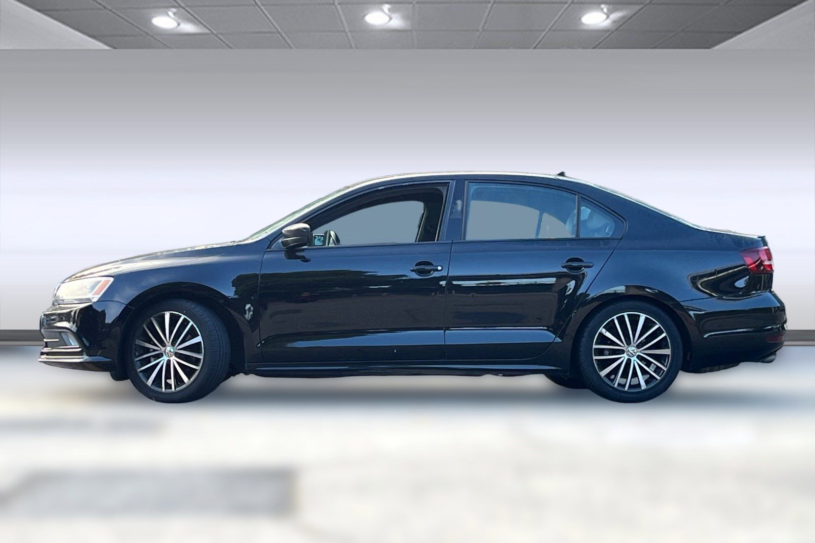 2016 Volkswagen Jetta 1.8T Sport photo 2