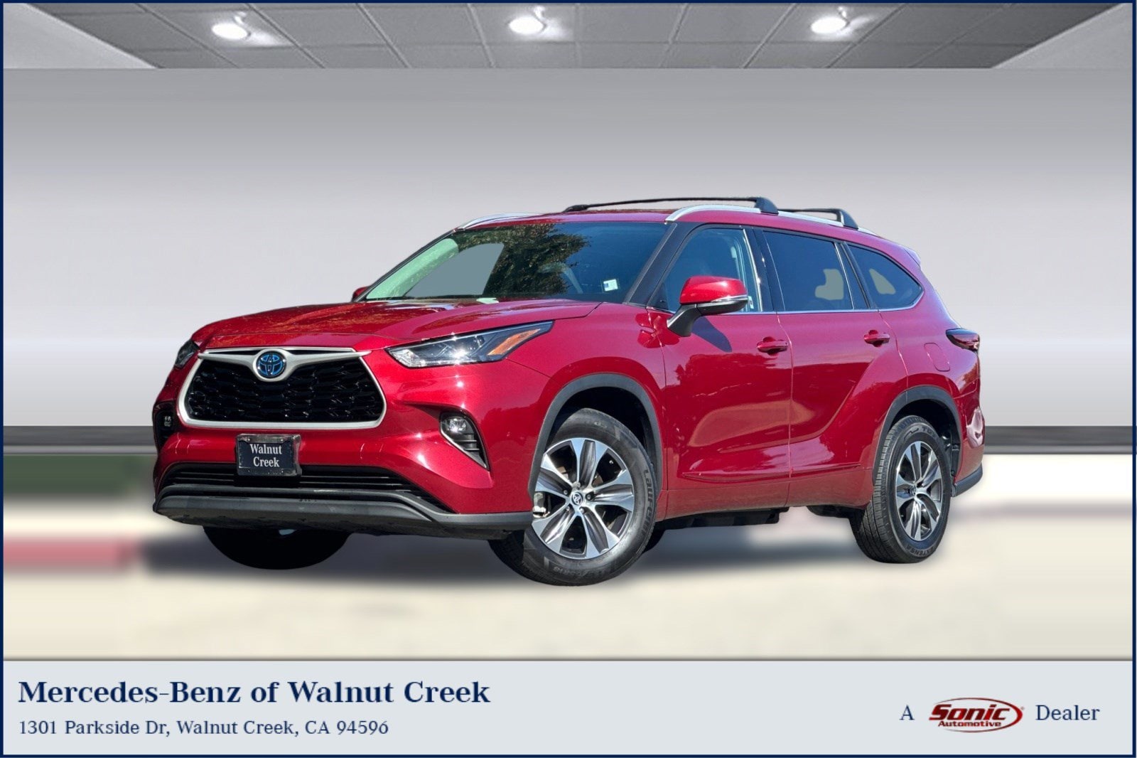 2022 Toyota Highlander XLE Hybrid 4x2's photo