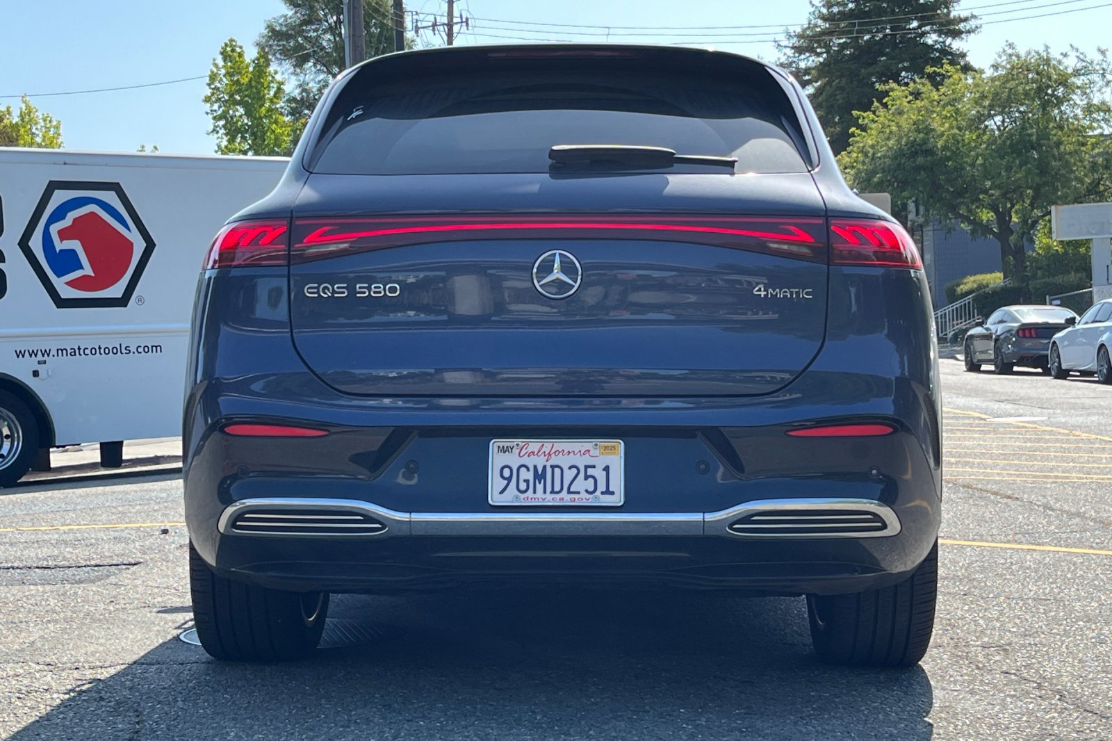 2023 Mercedes Benz EQS SUV 580 4MATIC photo 2