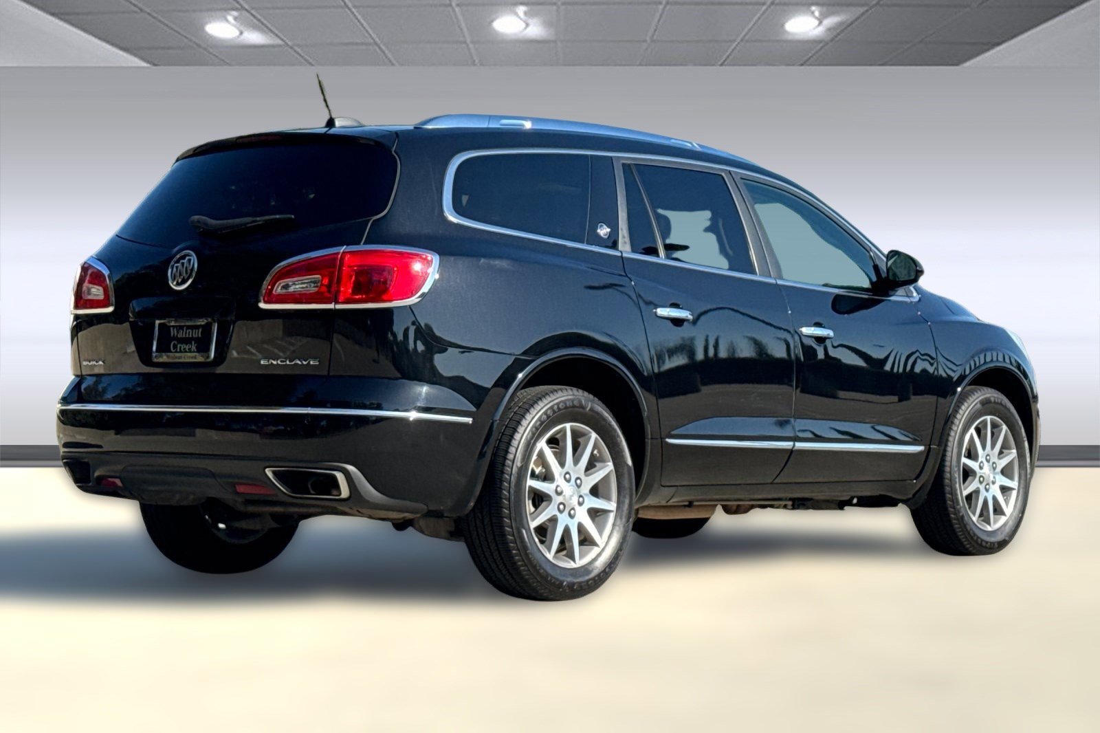 2017 Buick Enclave Leather photo 3