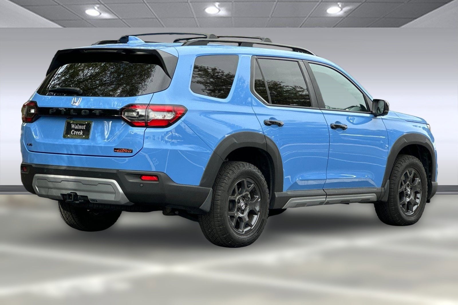 2023 Honda Pilot TrailSport photo 3
