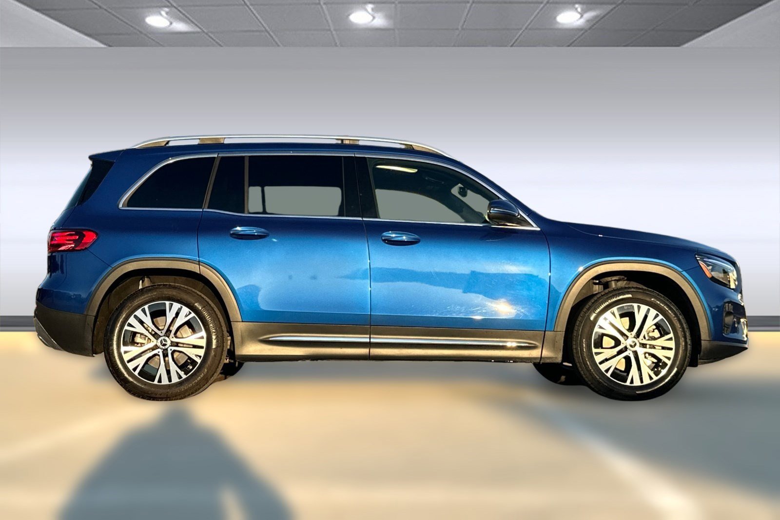 2024 Mercedes Benz GLB 250 4MATIC photo 2