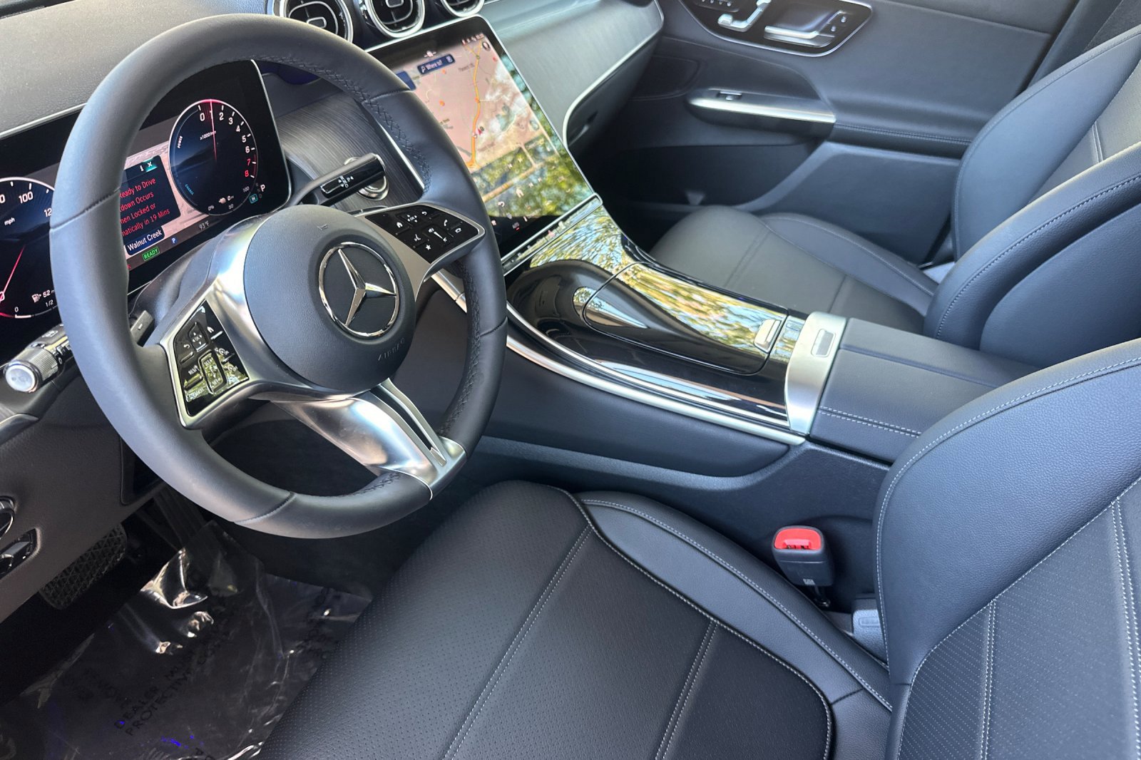 2025 Mercedes Benz GLC 350e 4MATIC photo 4