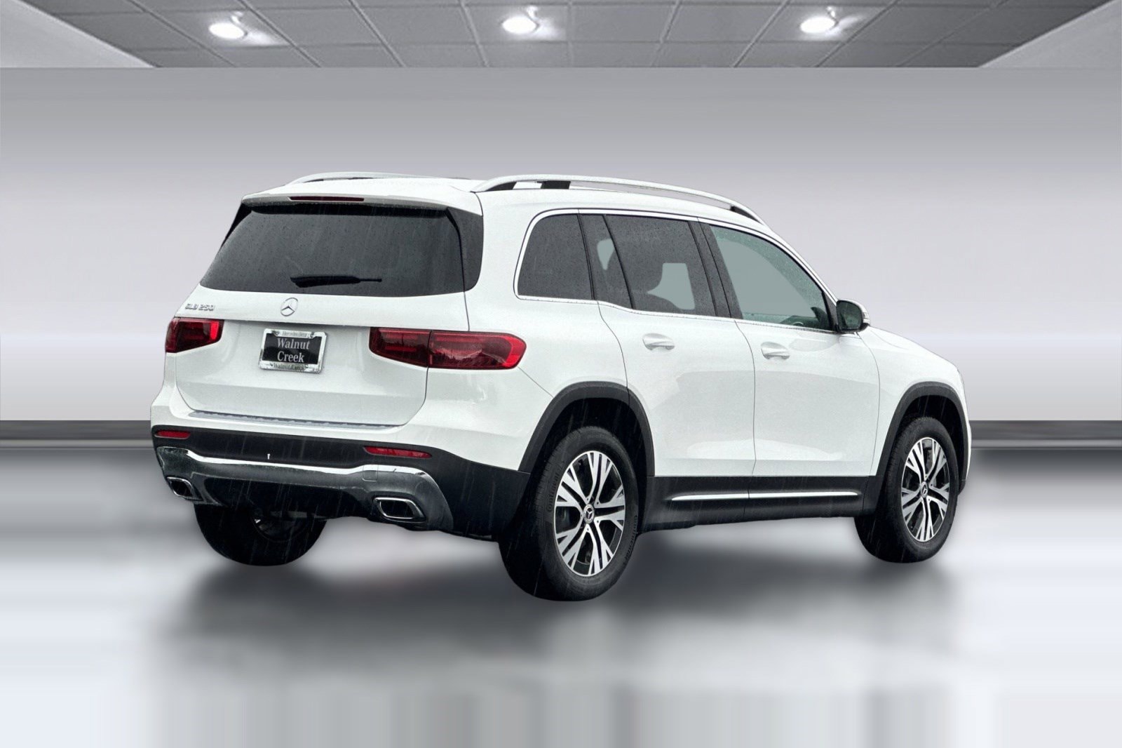 2026 Mercedes-Benz GLB 250 SUV photo 3