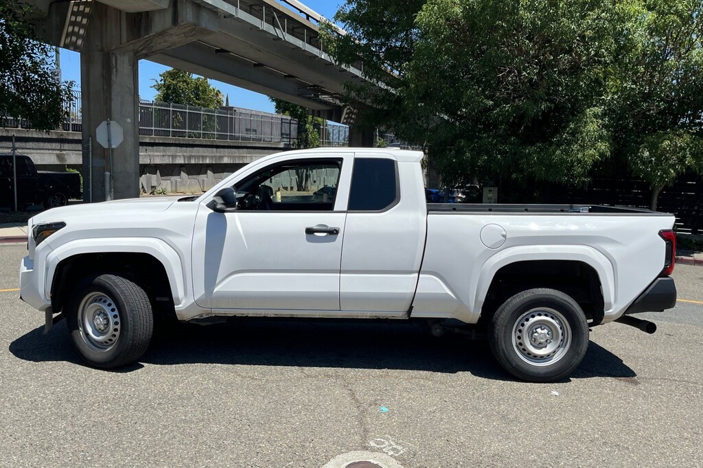 Used 2024 Toyota Tacoma 2WD SR XtraCab 6' Bed AT Truck XtraCab