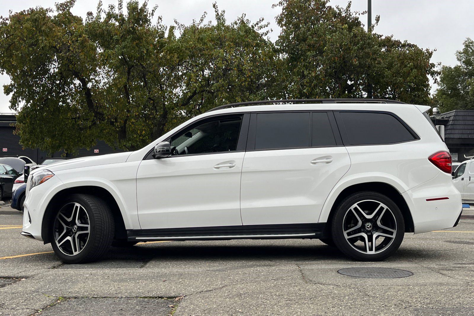 2018 Mercedes Benz GLS 550 4MATIC photo 2