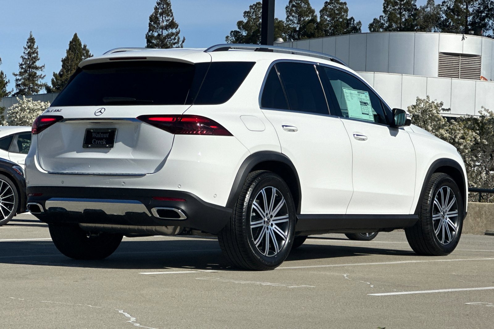 2025 Mercedes Benz GLE 350 photo 3