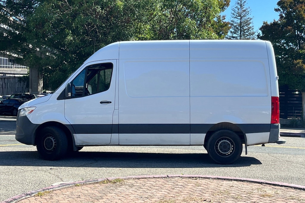 Used 2022 Mercedes-Benz Sprinter Cargo Van 2500 Standard Roof I4 144" RWD Van Cargo Van