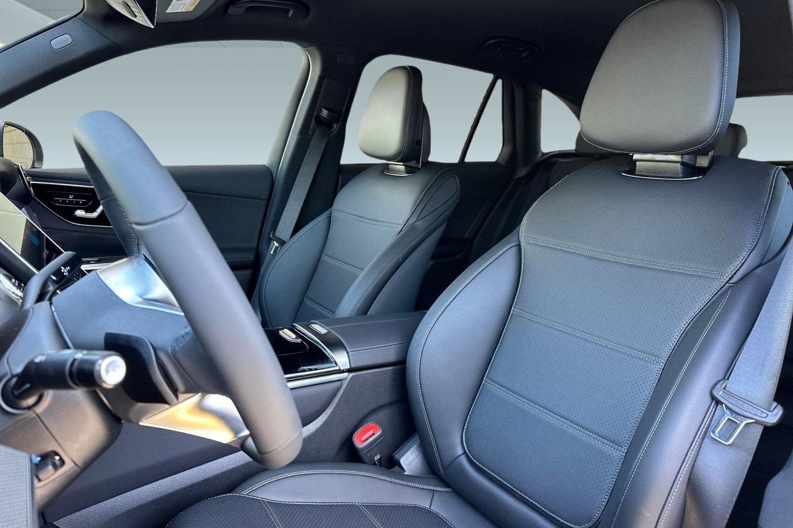 2026 Mercedes-Benz GLC 350e 4MATIC SUV photo 4