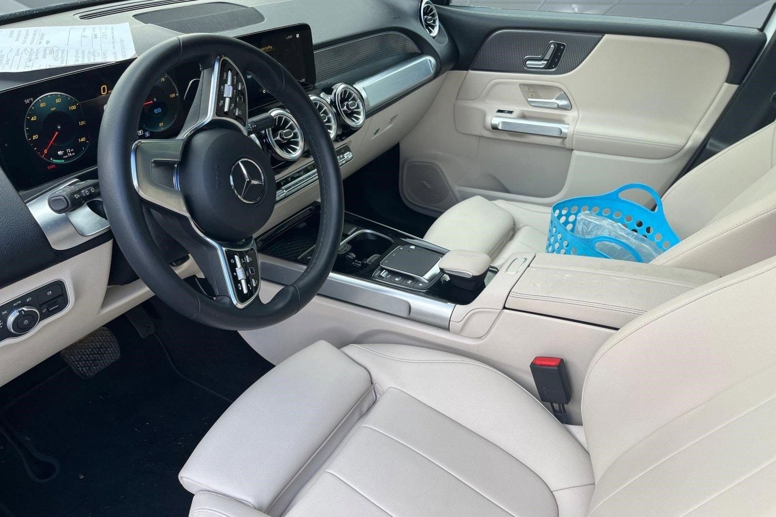 2023 Mercedes-Benz EQB 300 4MATIC SUV photo 3