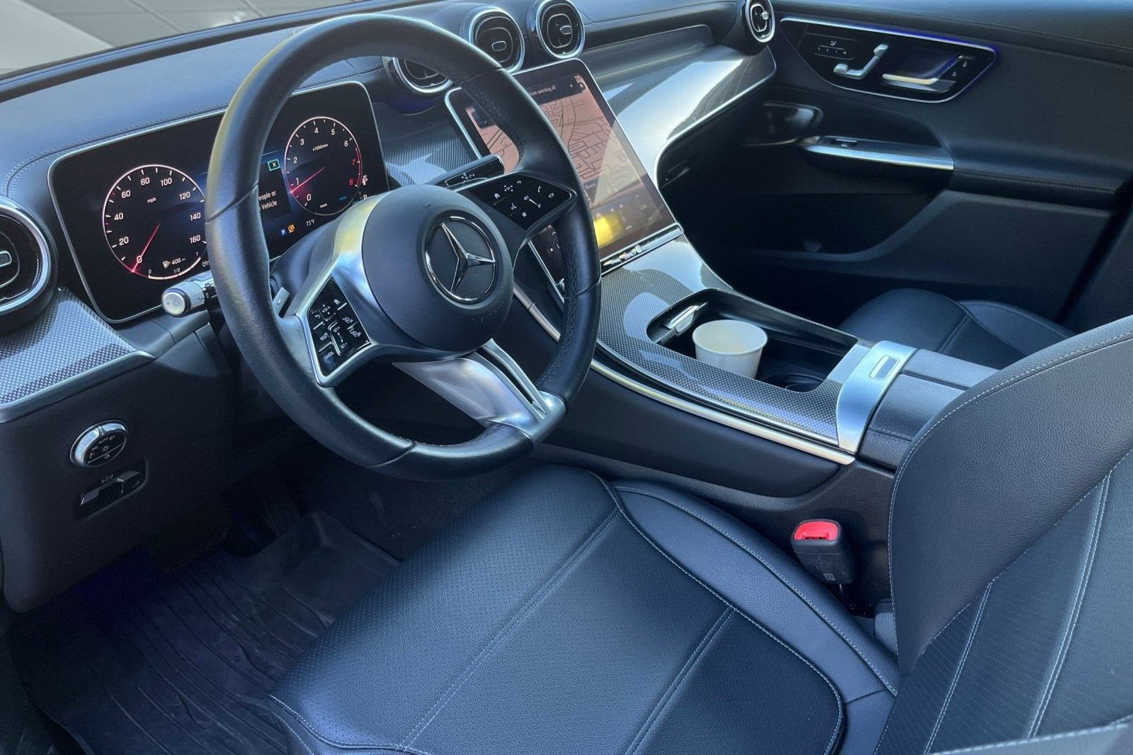2024 Mercedes Benz GLC 300 photo 3