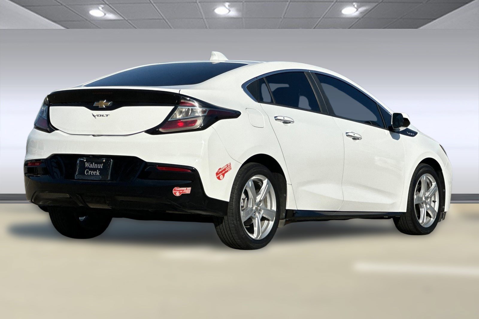 2018 Chevrolet Volt LT photo 4