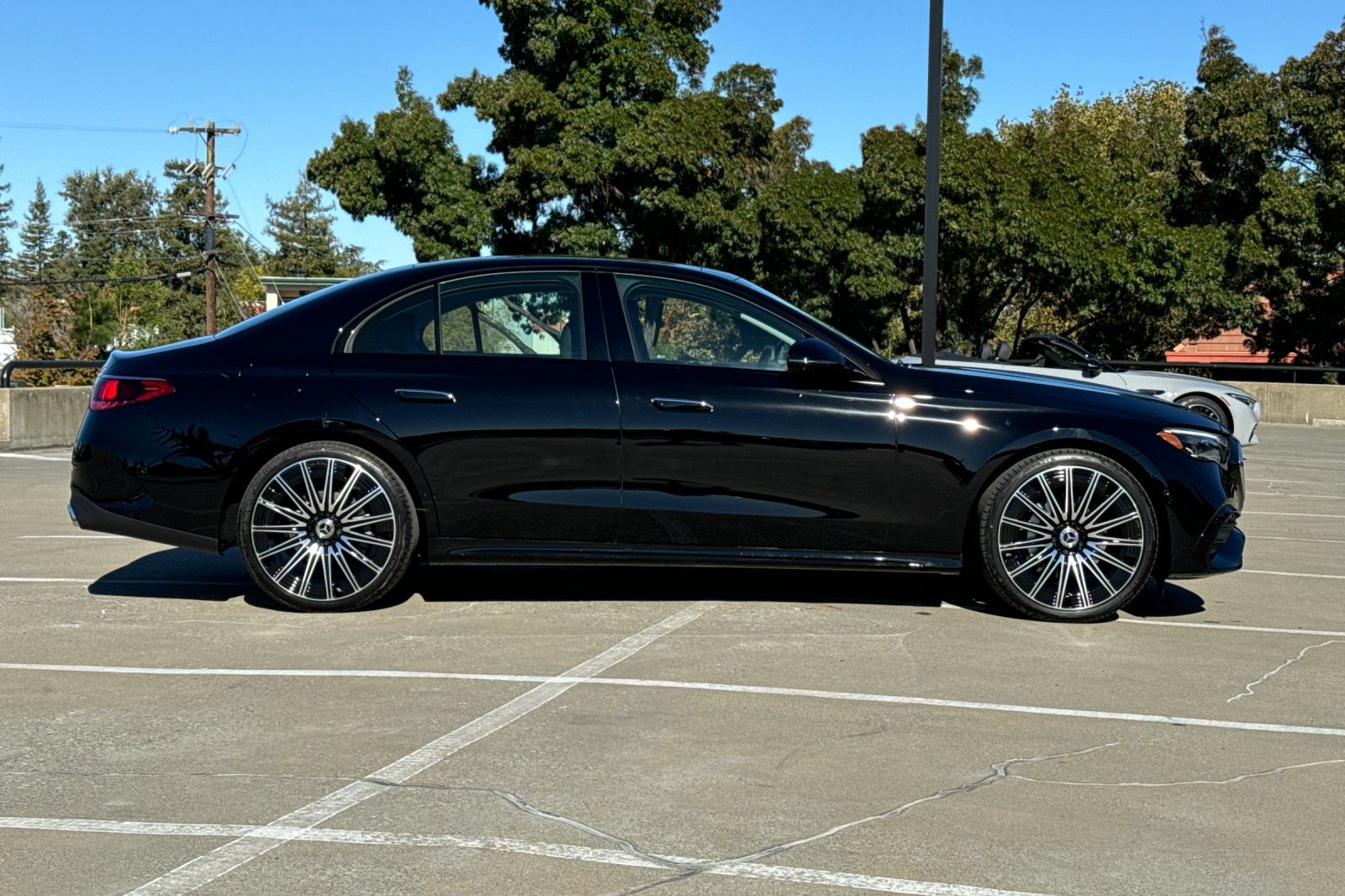 2025 Mercedes Benz E 350 4MATIC photo 2