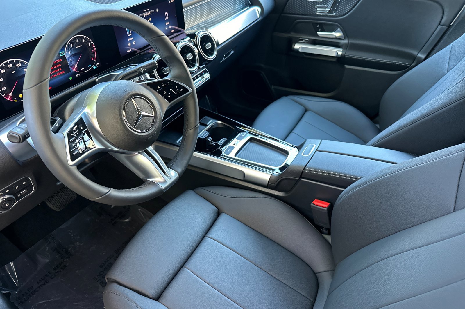 2026 Mercedes Benz GLB 250 photo 4