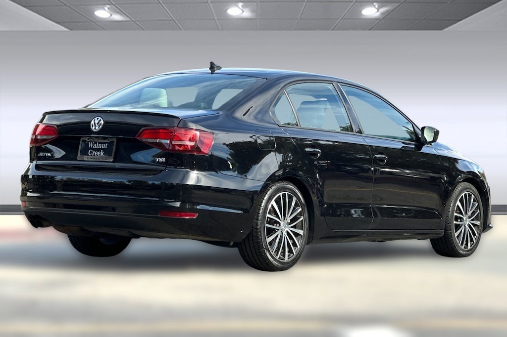 Used 2016 Volkswagen Jetta Sedan 4dr Auto 1.8T Sport PZEV Sedan