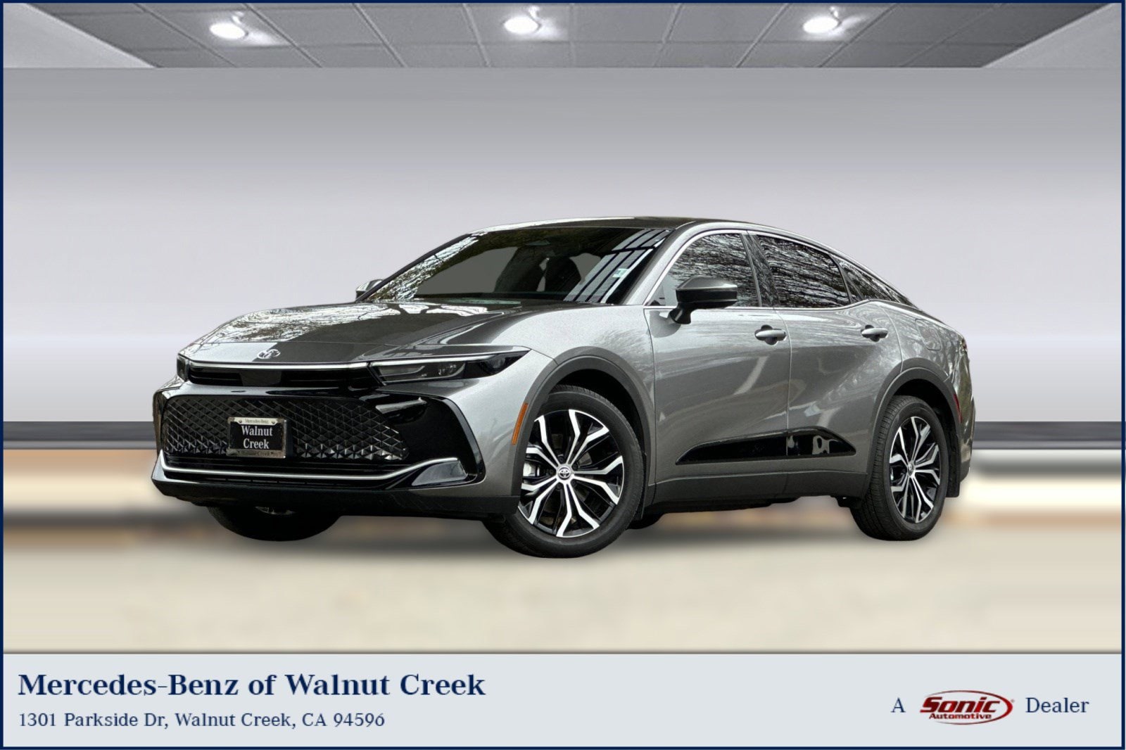 2024 Toyota Crown XLE's photo