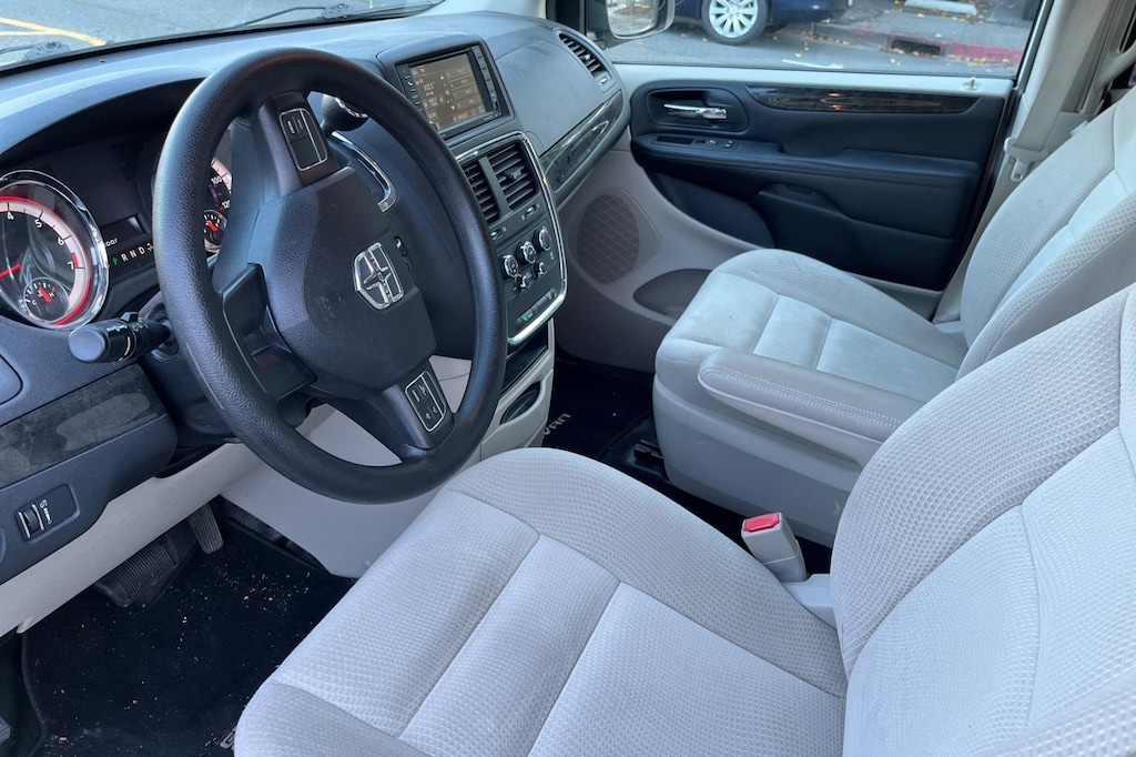 Used 2017 Dodge Grand Caravan SE Wagon Van