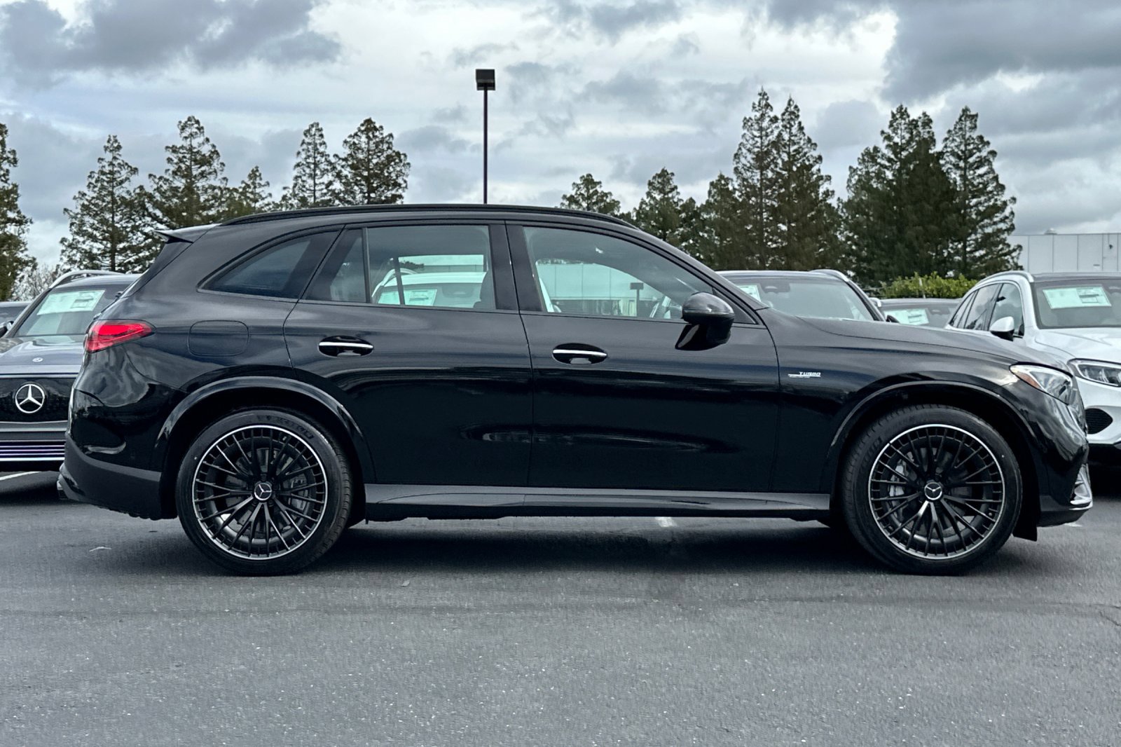 2025 Mercedes Benz GLC AMG 43 photo 2