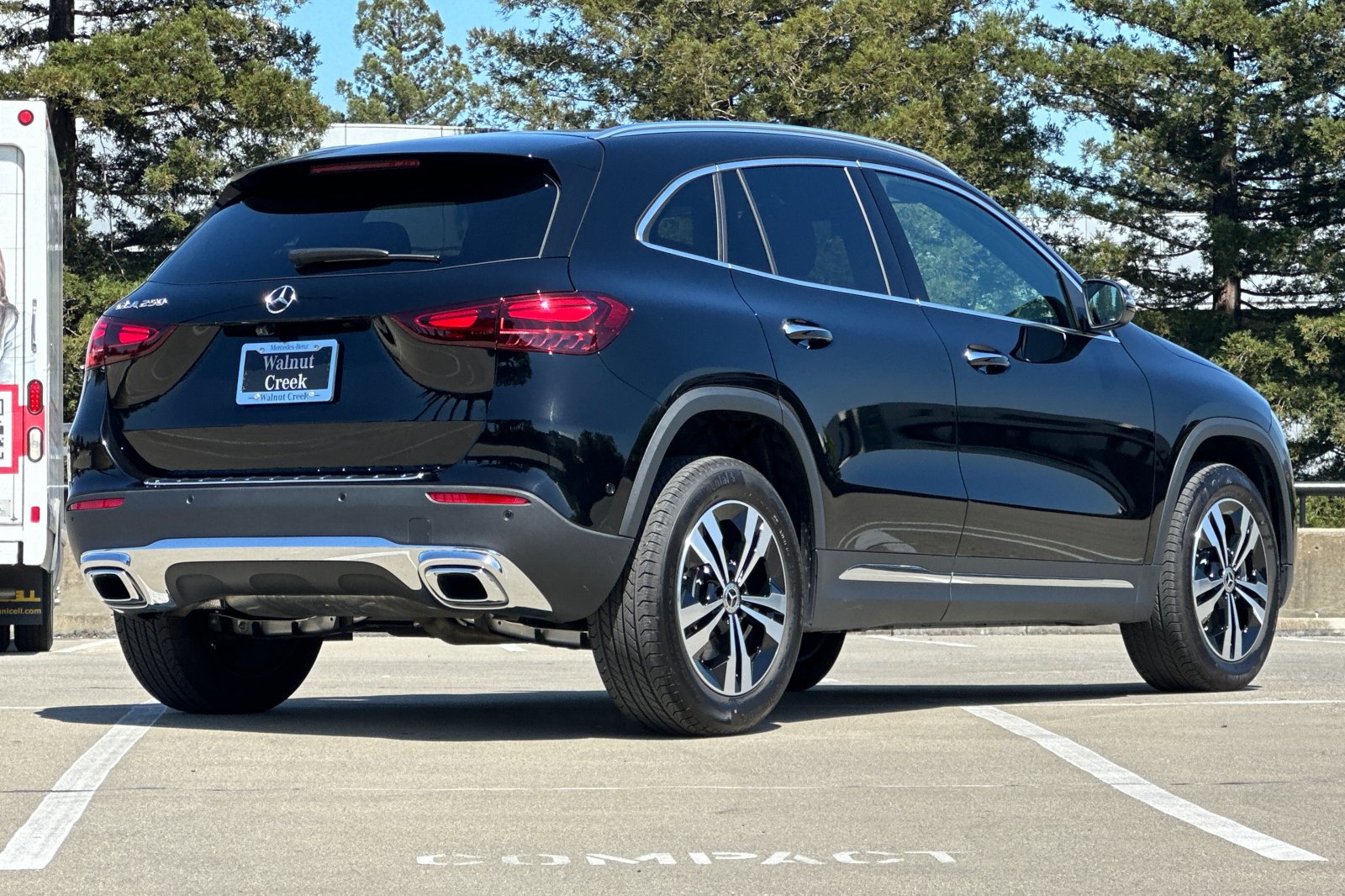 2025 Mercedes Benz GLA 250 photo 3