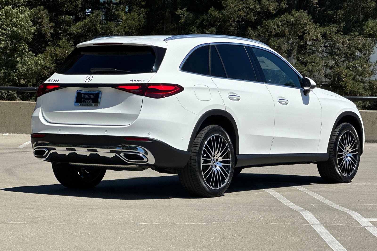 2026 Mercedes Benz GLC 300 4MATIC photo 2