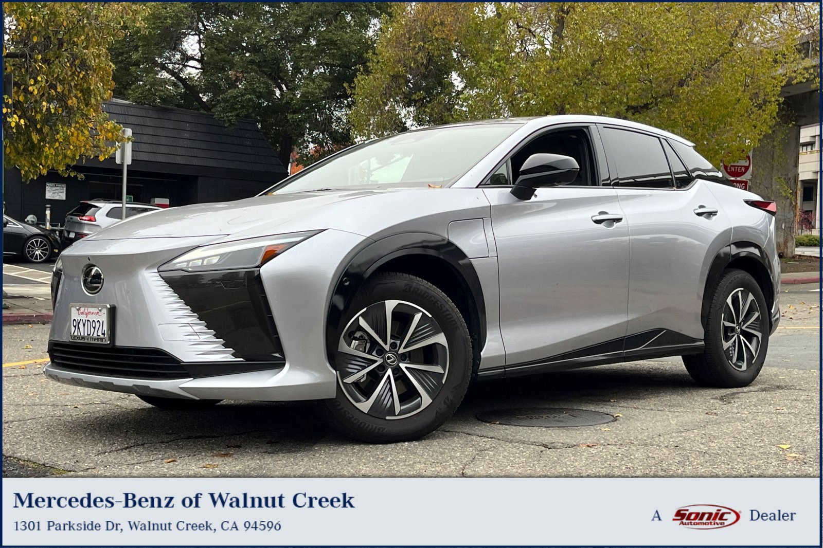 2023 Lexus RZ Premium's photo