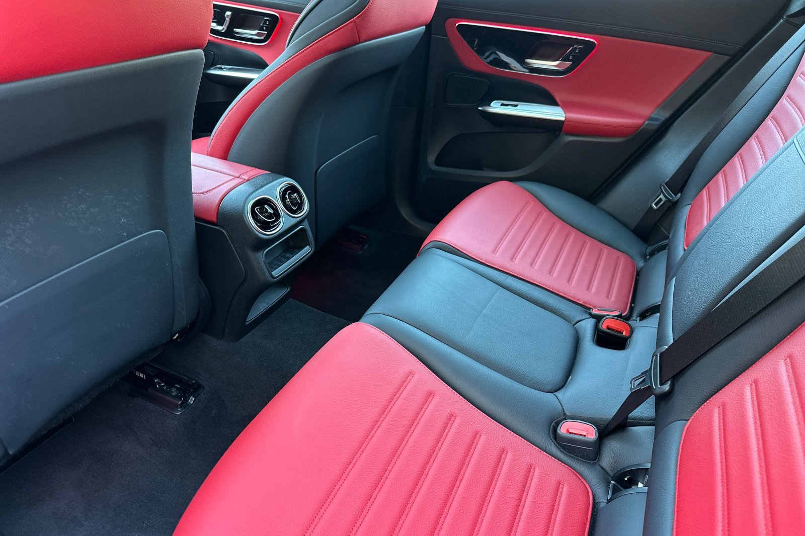 2025 Mercedes-Benz GLC AMG GLC43 - Photo 27