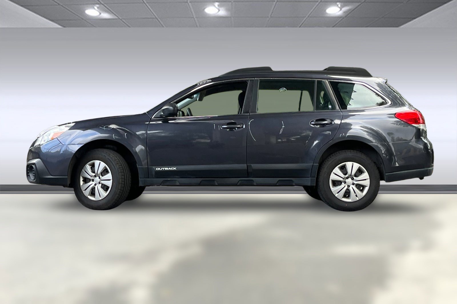2013 Subaru Outback 2.5i photo 2