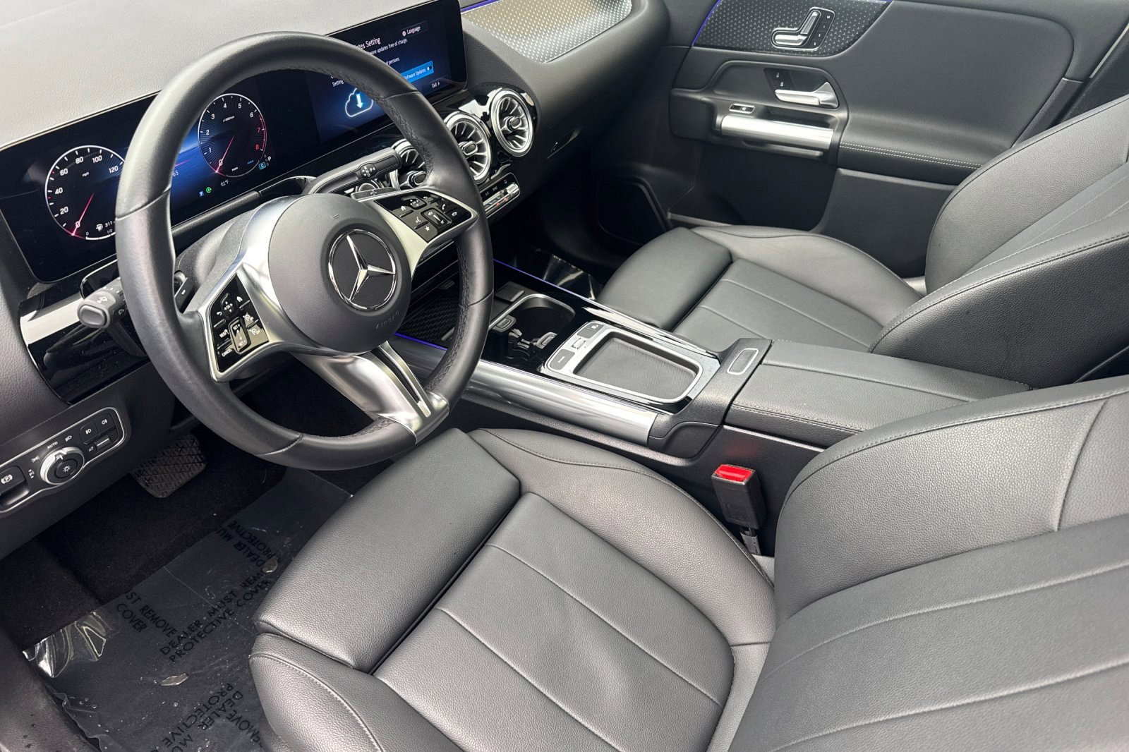 2025 Mercedes Benz GLA 250 4MATIC photo 3