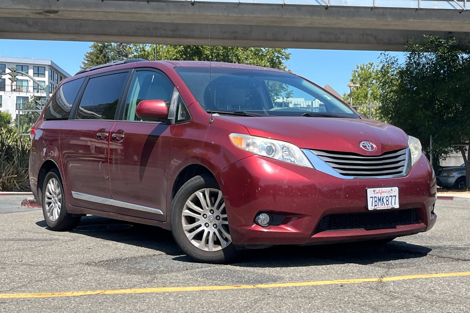 Used 2013 Toyota Sienna XLE with VIN 5TDYK3DC2DS389875 for sale in Walnut Creek, CA