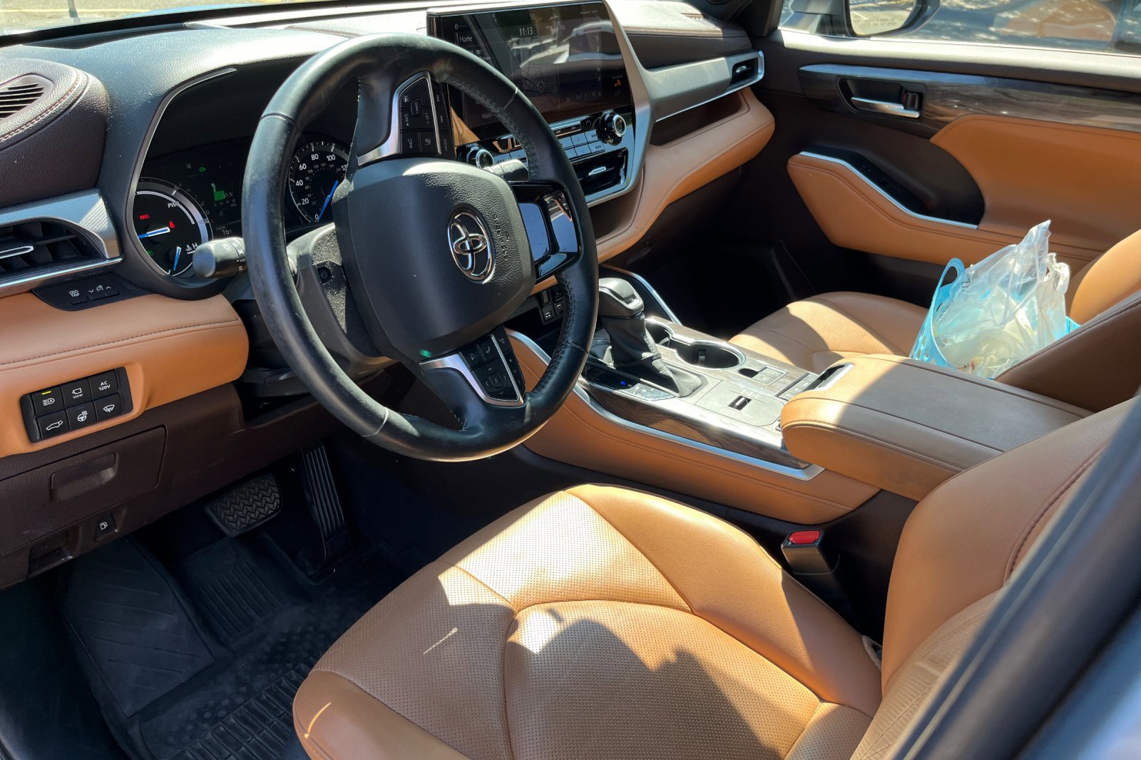 2021 Toyota Highlander Hybrid Platinum photo 2