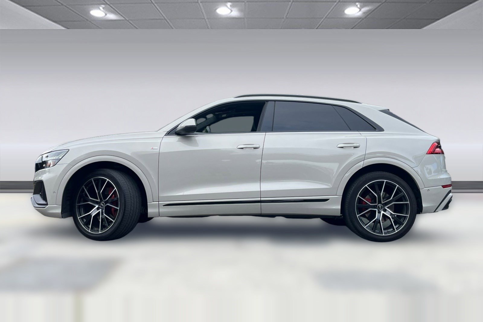 2022 Audi Q8 Prestige 55 TFSI quattro photo 2