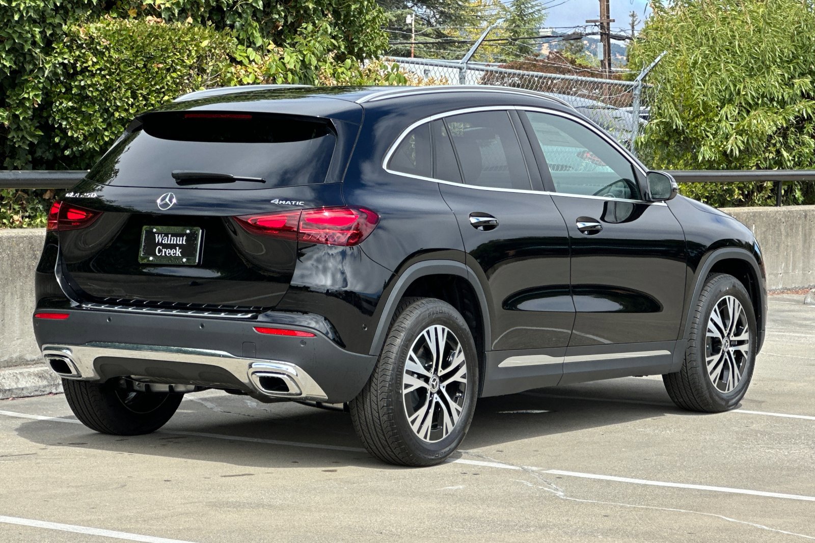 2025 Mercedes Benz GLA 250 4MATIC photo 3