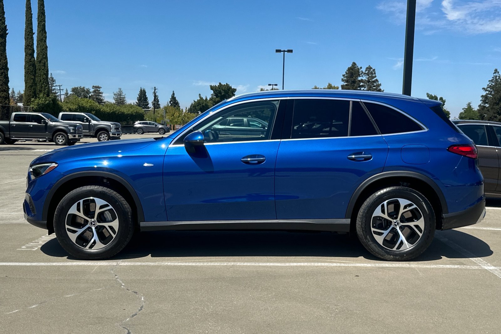 2025 Mercedes Benz GLC 350e 4MATIC photo 2