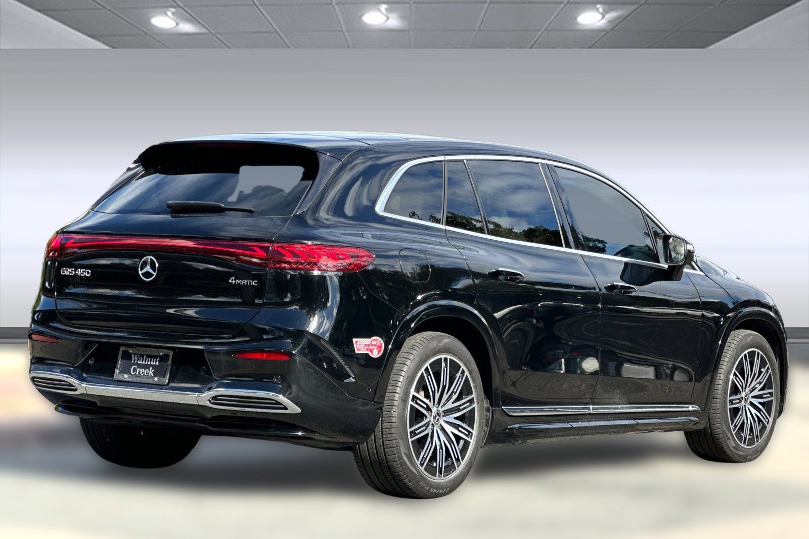2023 Mercedes Benz EQS SUV 450 4MATIC photo 3