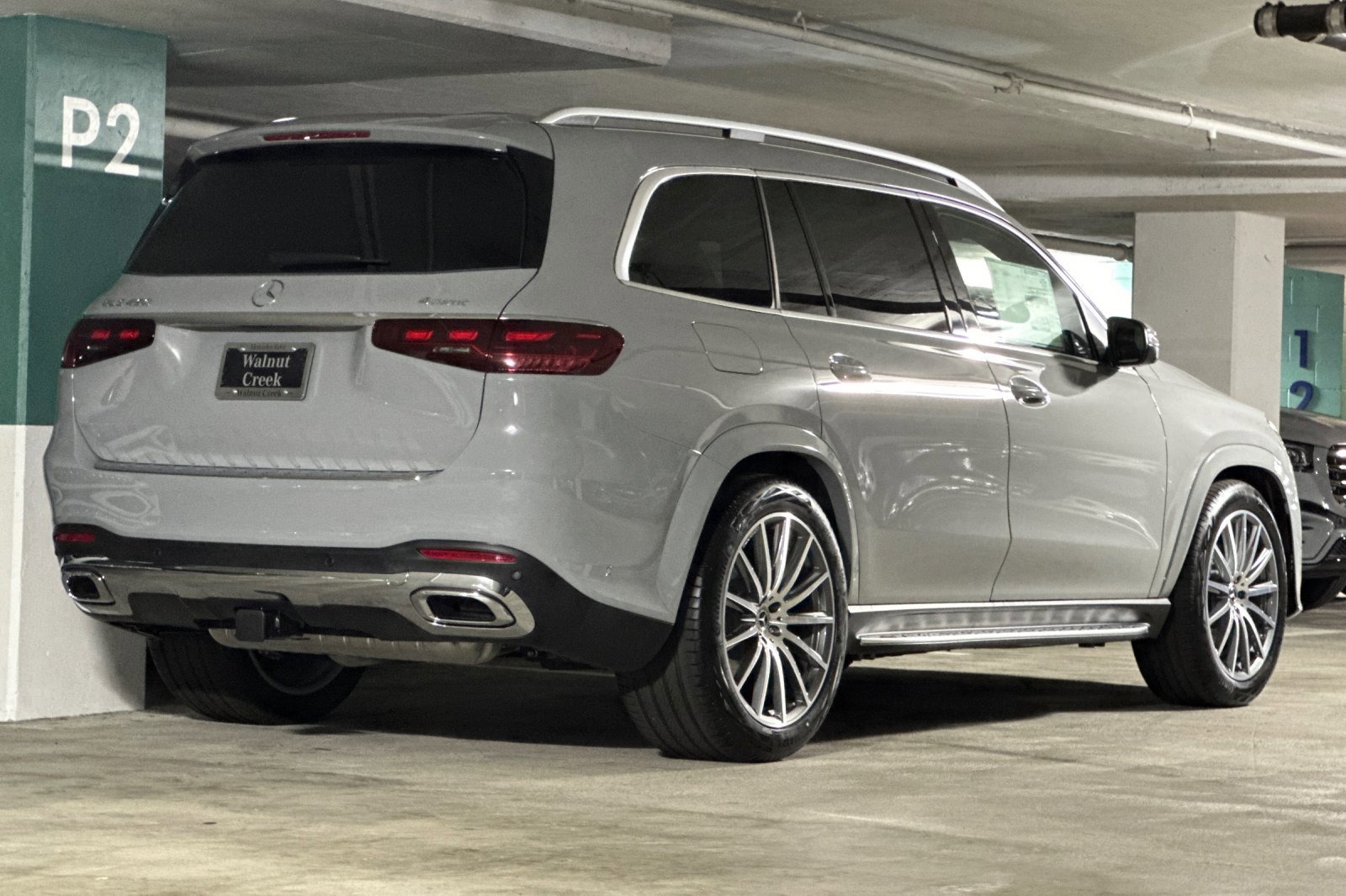 2025 Mercedes Benz GLS 450 4MATIC photo 2