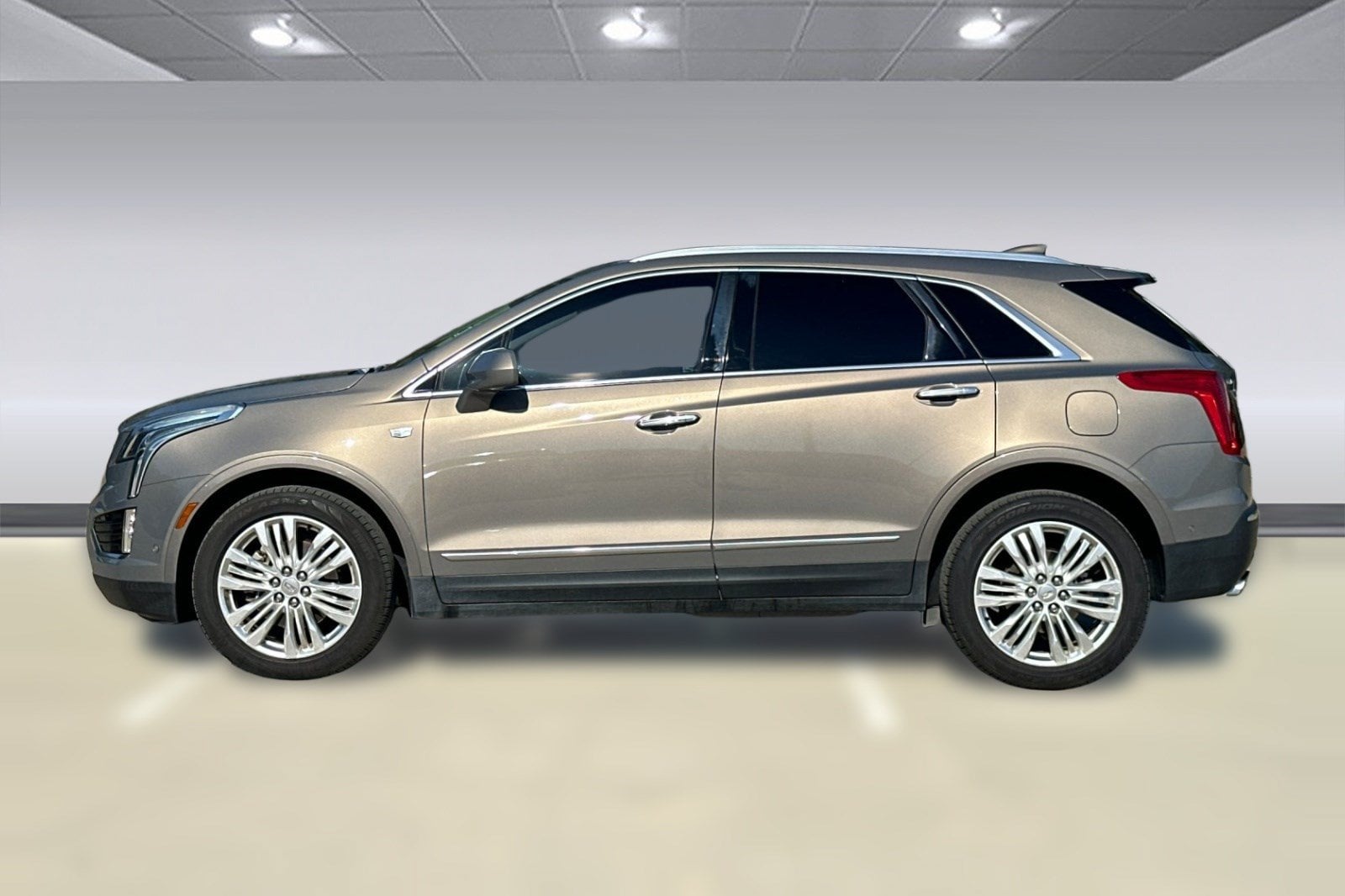 XT5 AWD 4dr Premium Luxury SUV