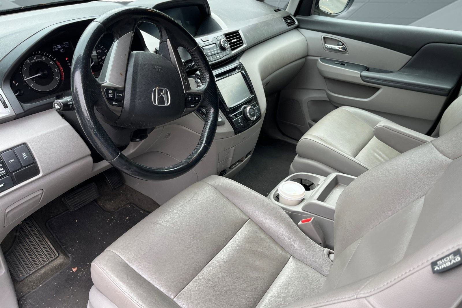 2015 Honda Odyssey EX-L photo 3