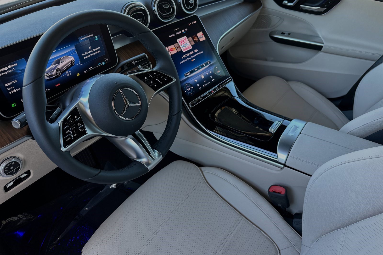 2025 Mercedes Benz C 300 Sedan photo 4