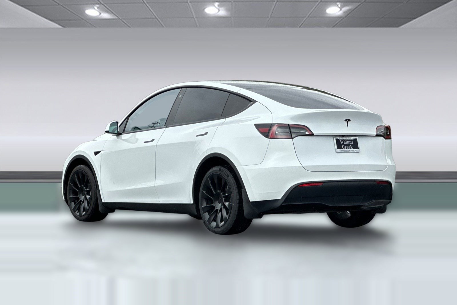 2023 Tesla Model Y Long Range AWD photo 2