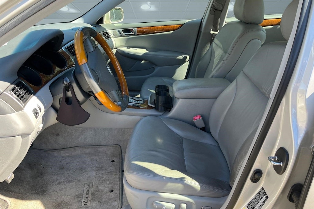 Used 2005 Lexus ES 330 4dr Sdn Sedan