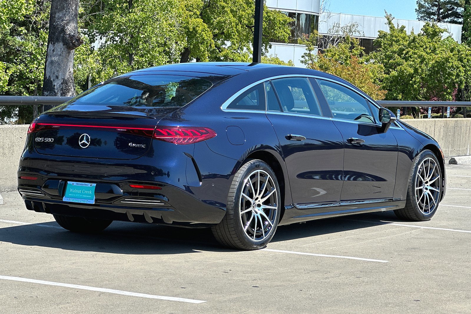2022 Mercedes Benz EQS-Class Sedan photo 3