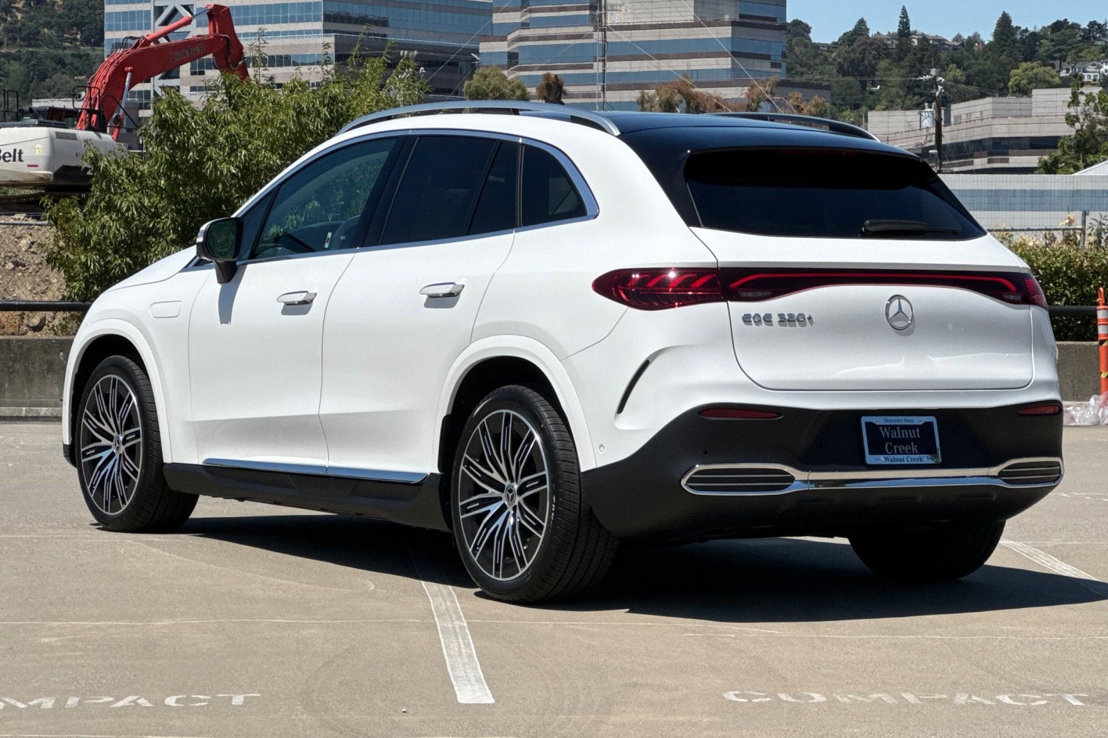 EQE 320+ SUV